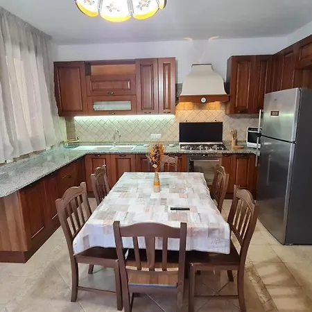 Vivi. Piscina, Idro, Giardino E Condizionatore * Капитана