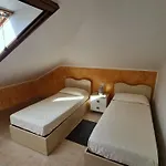 Vivi. Piscina, Idro, Giardino E Condizionatore * Capitana