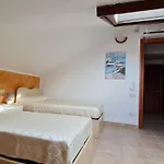 Vivi. Piscina, Idro, Giardino E Condizionatore * Capitana