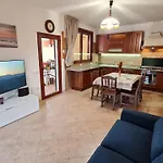 Villa Vivi. Piscina, Idro, Giardino E Condizionatore Capitana