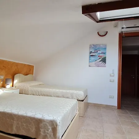 Vivi. Piscina, Idro, Giardino E Condizionatore * Capitana