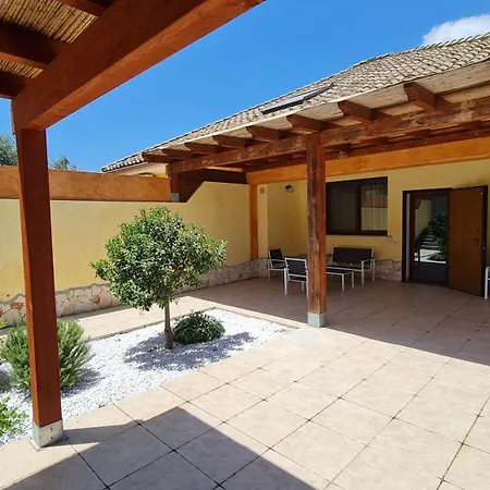 Vivi. Piscina, Idro, Giardino E Condizionatore *